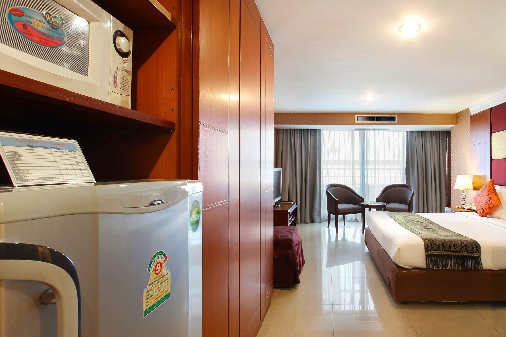 Bally Suite Sukhumvit Бангкок Экстерьер фото