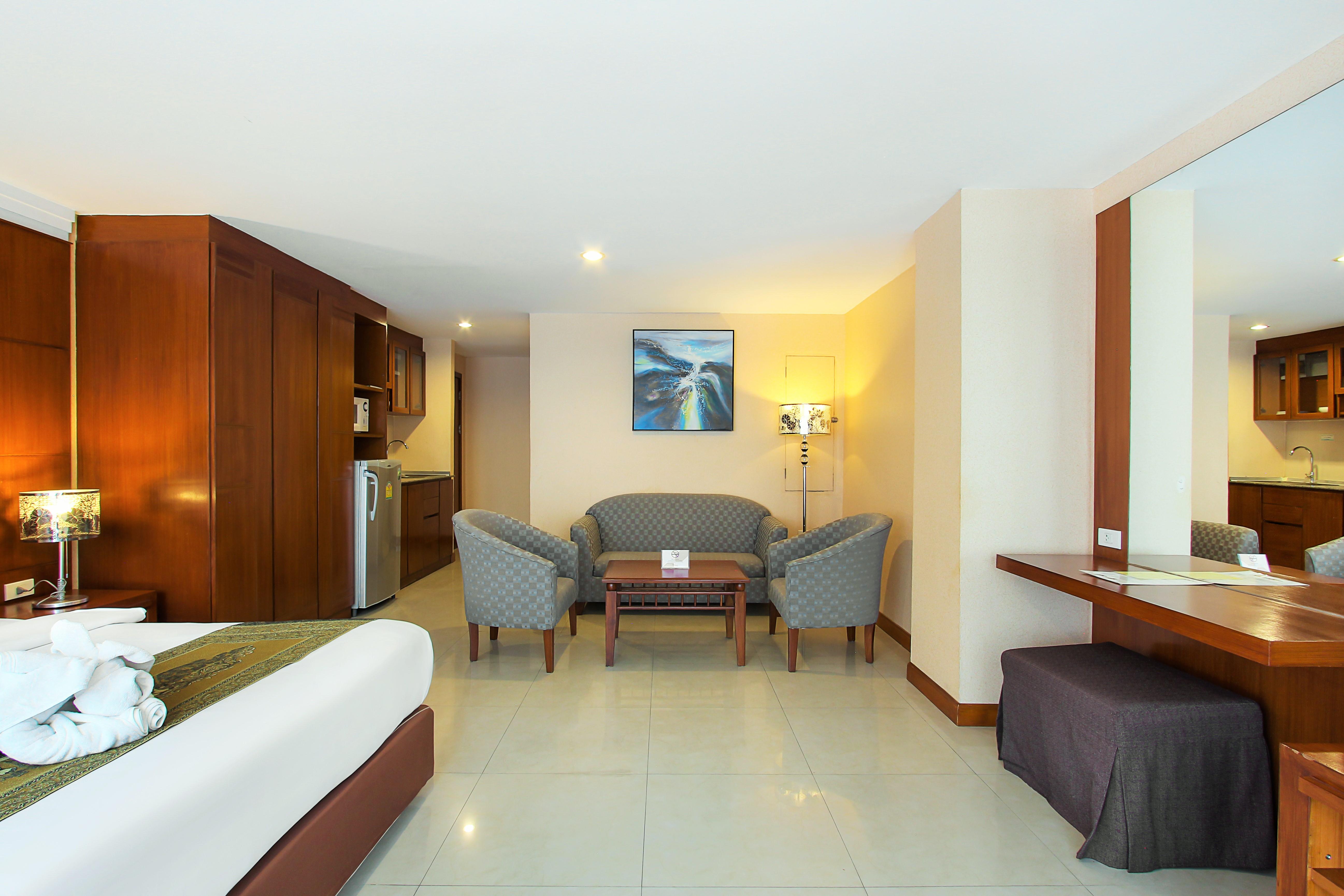 Bally Suite Sukhumvit Бангкок Экстерьер фото