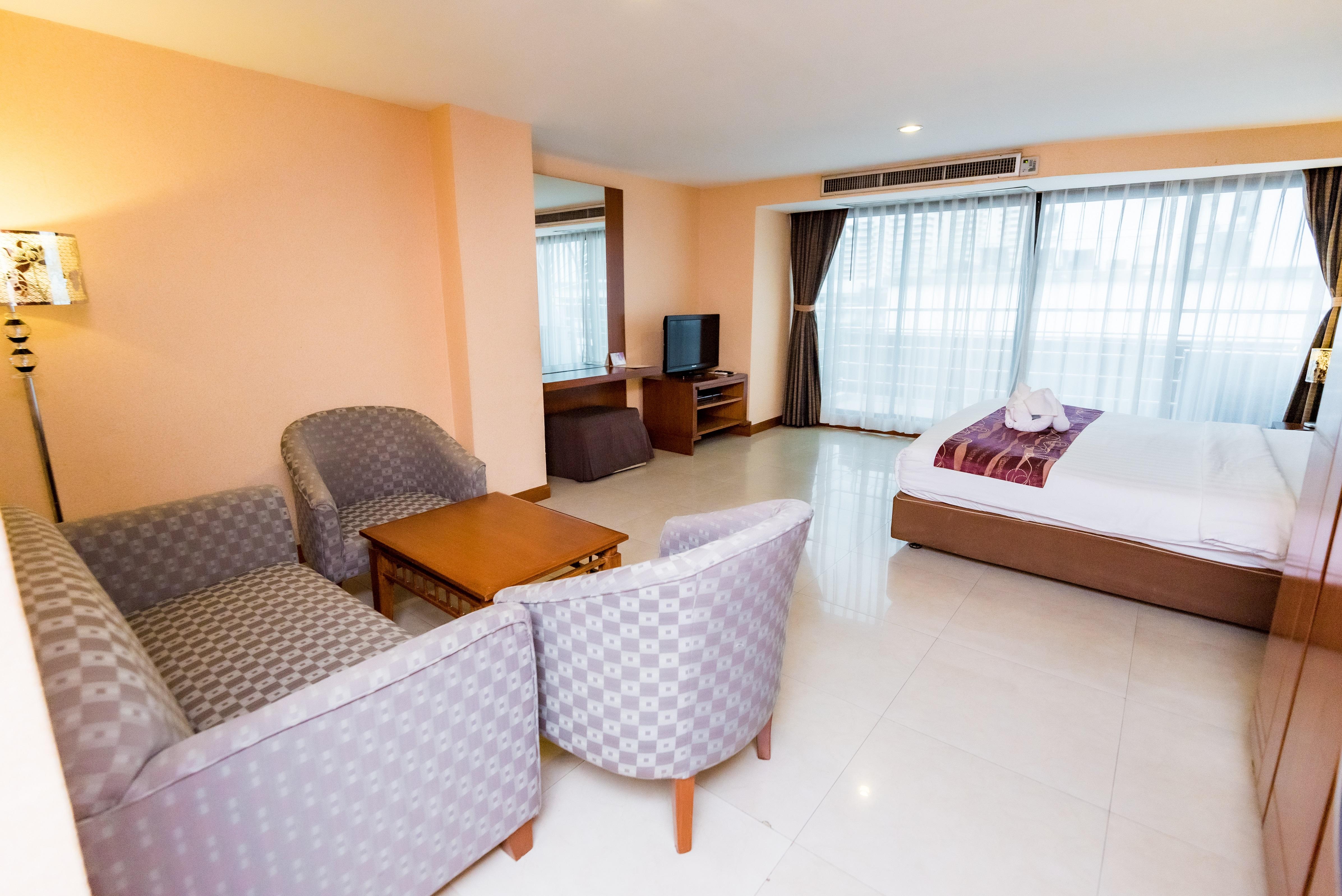 Bally Suite Sukhumvit Бангкок Экстерьер фото