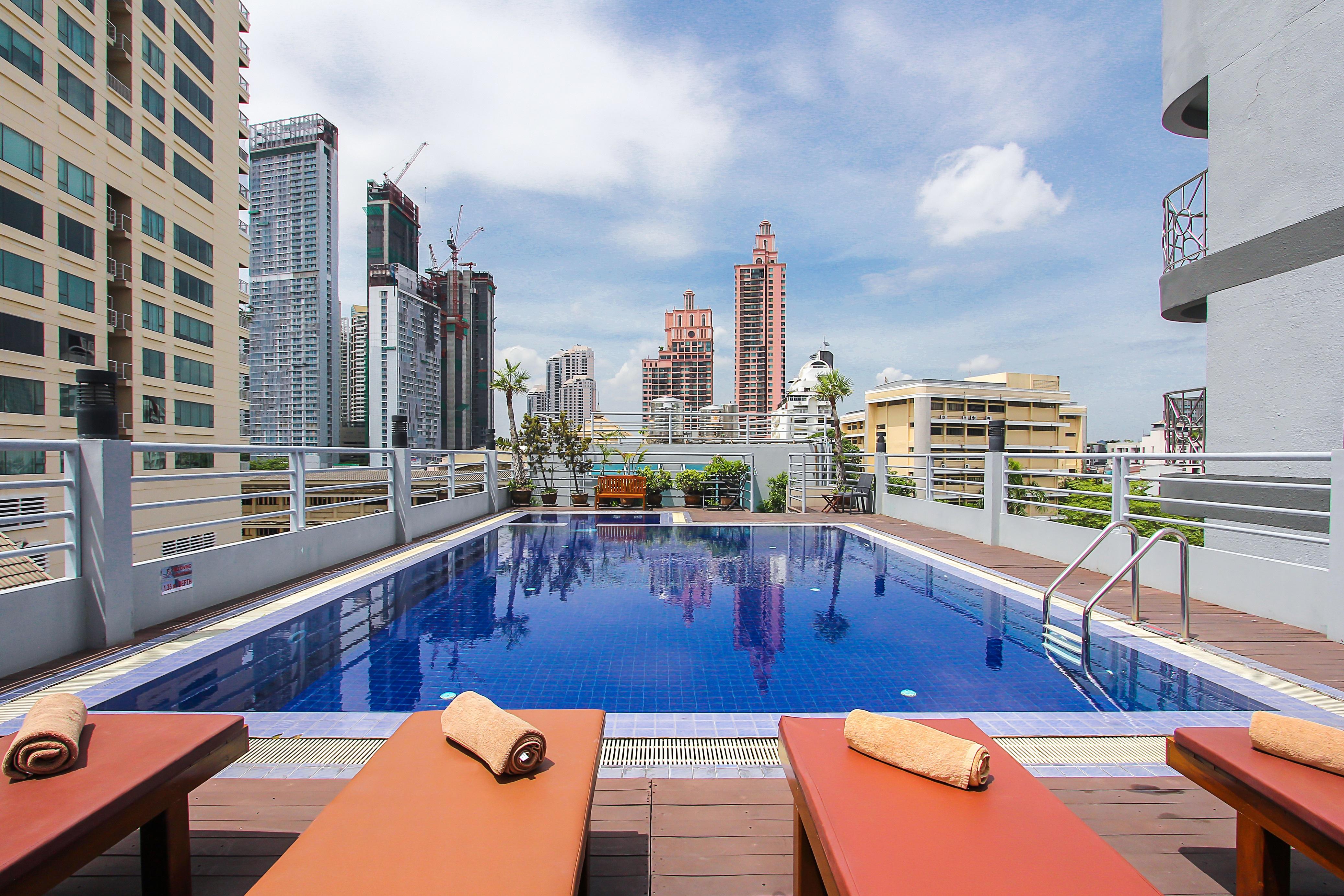 Bally Suite Sukhumvit Бангкок Экстерьер фото