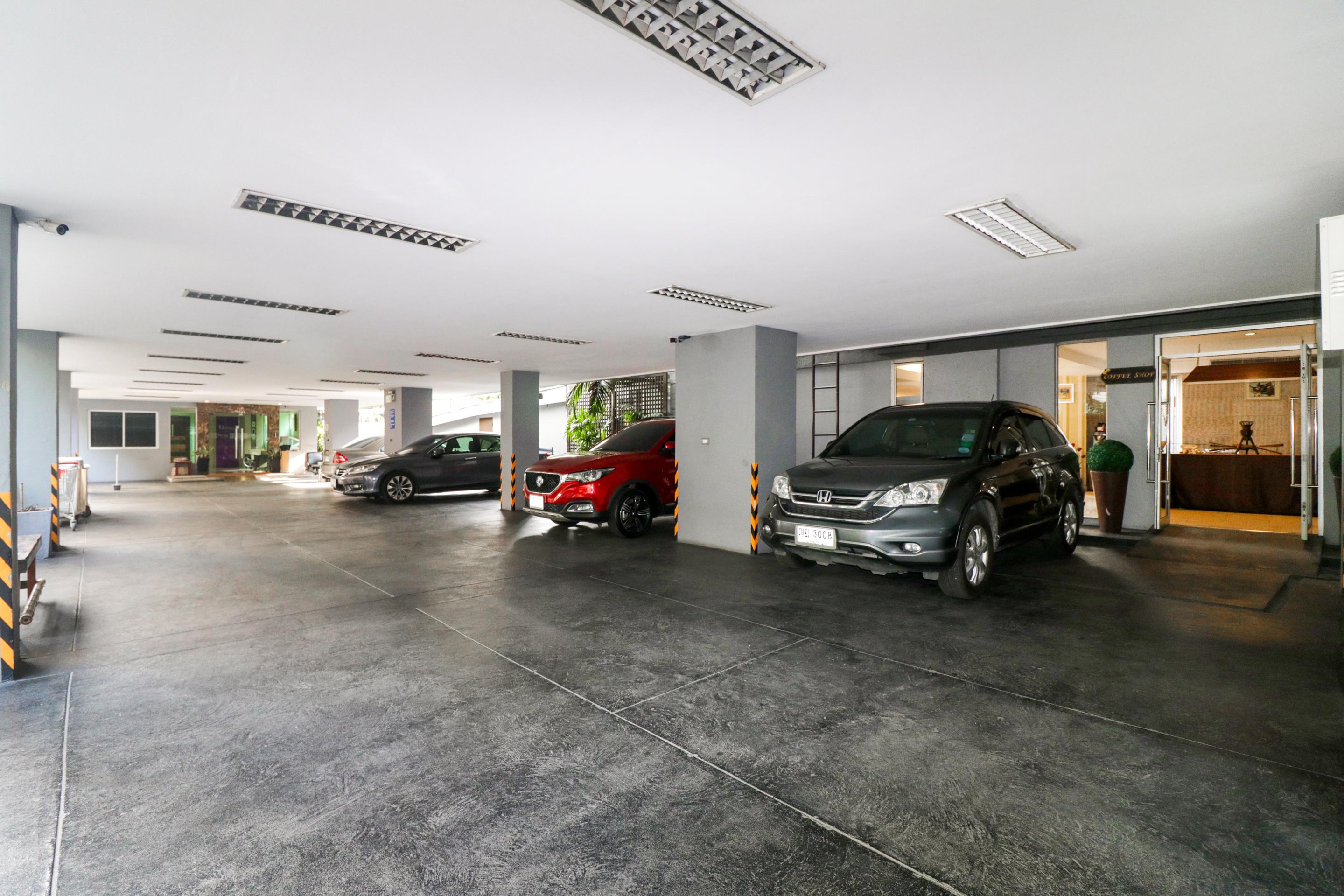 Bally Suite Sukhumvit Бангкок Экстерьер фото