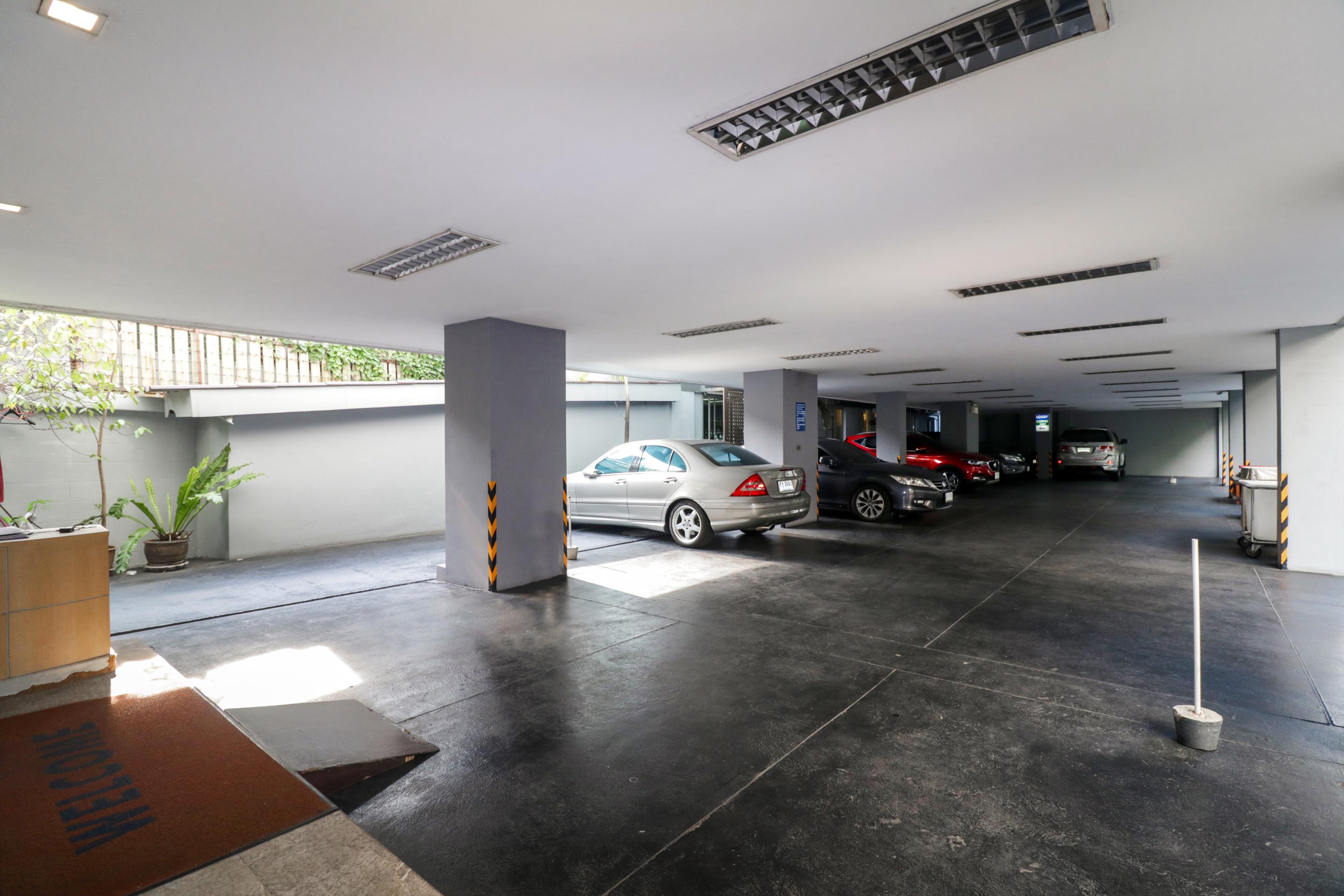 Bally Suite Sukhumvit Бангкок Экстерьер фото