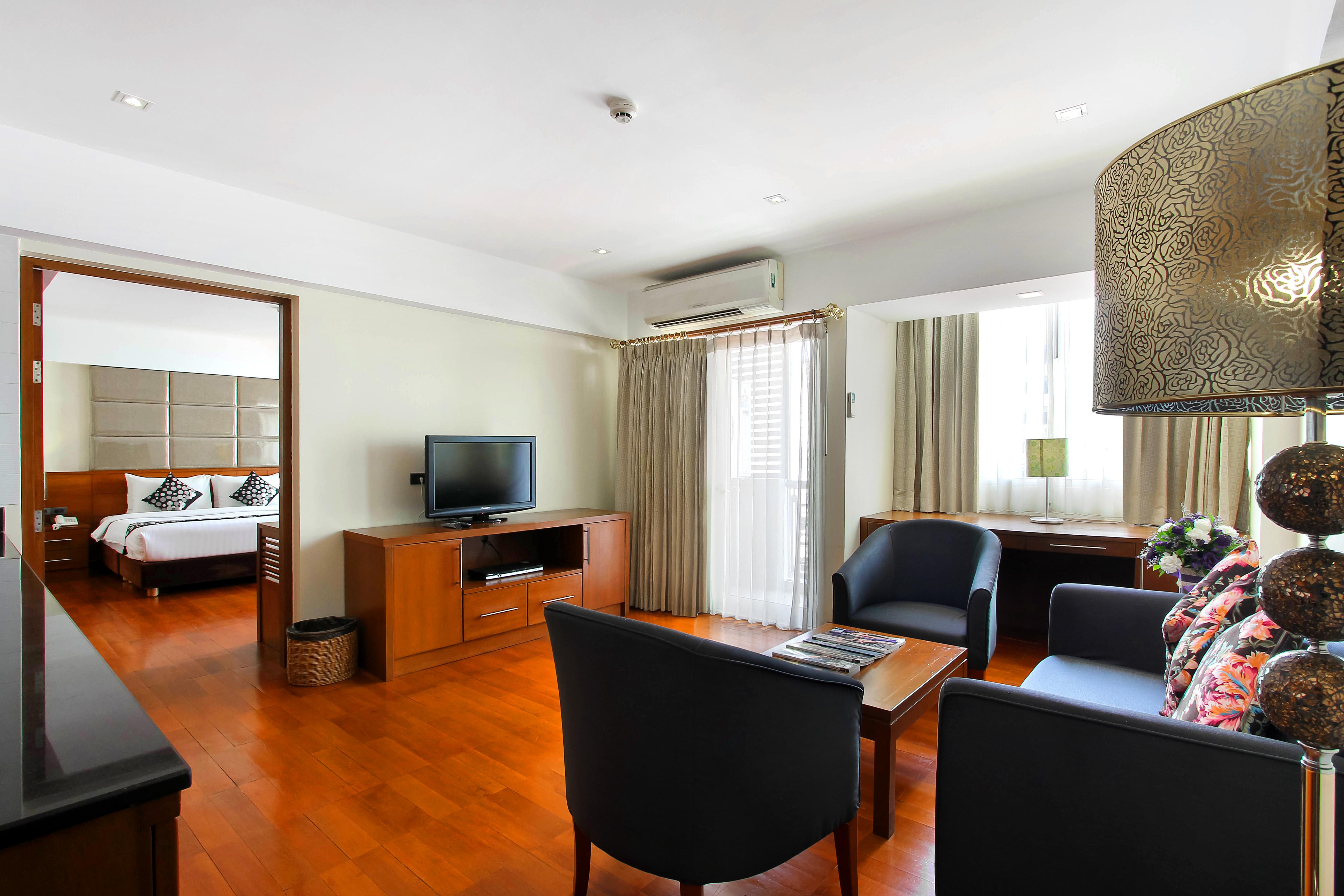 Bally Suite Sukhumvit Бангкок Экстерьер фото