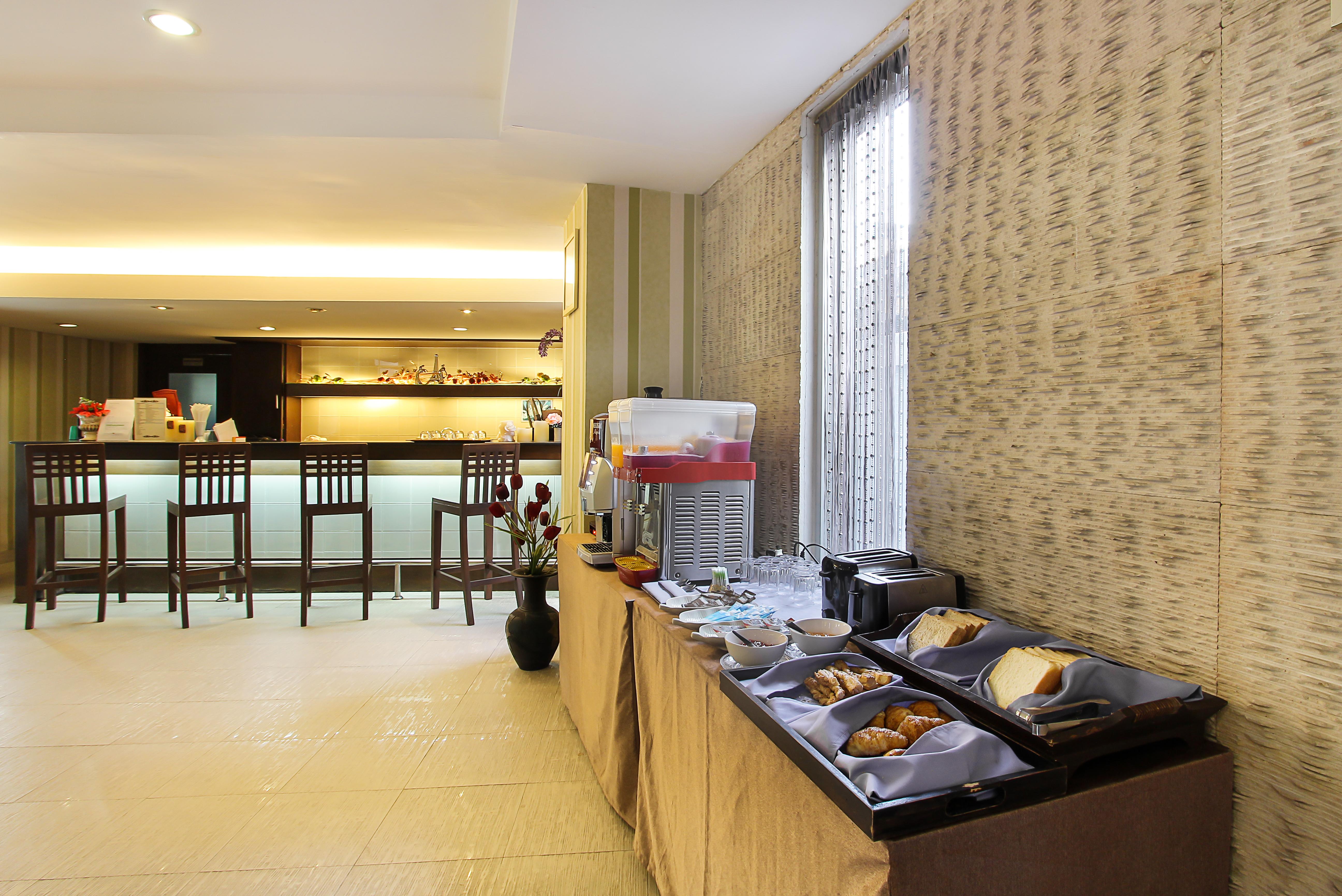 Bally Suite Sukhumvit Бангкок Экстерьер фото
